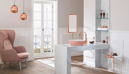 Fargene og naturen inntar badet